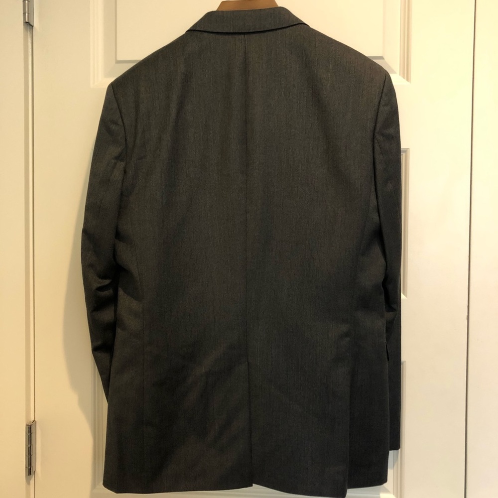 Hugo Boss 3-Piece Suit - Picture 4 of 8